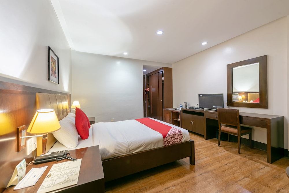 Capital O 176 Bliss Hotel 29/60