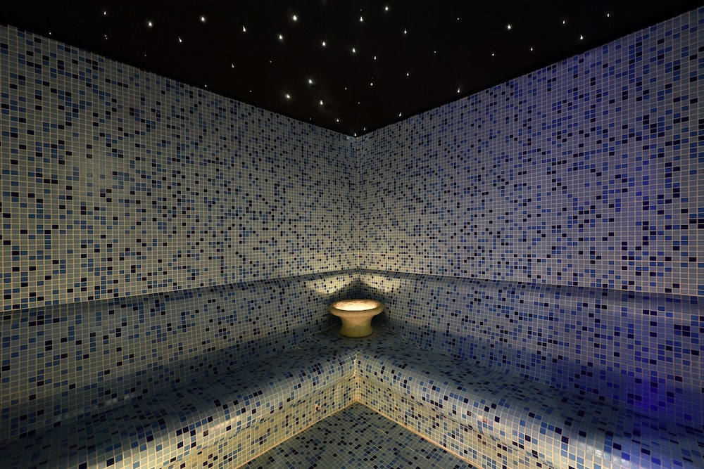 swimming pool spa