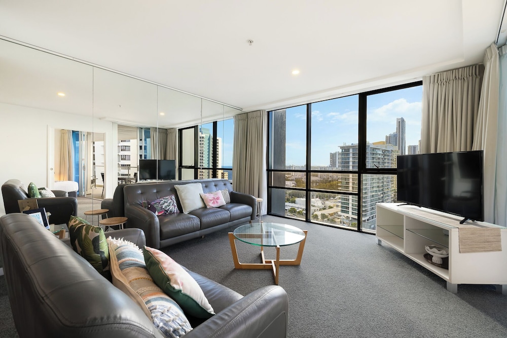 Artique Surfers Paradise 50/74