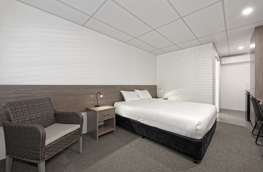 Chalet Motor Inn 15/41