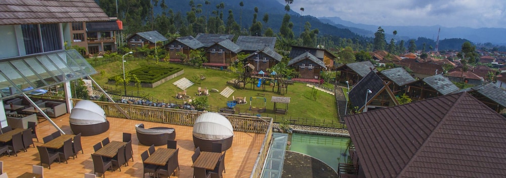Ciwidey Valley Resort Hot Spring Waterpark 20/25