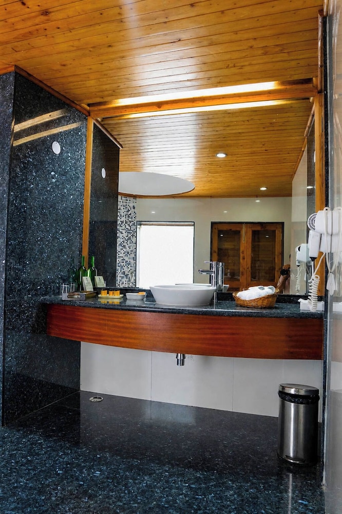 MANU ALLAYA(The Resort Spa in the Himalayas) 6/50