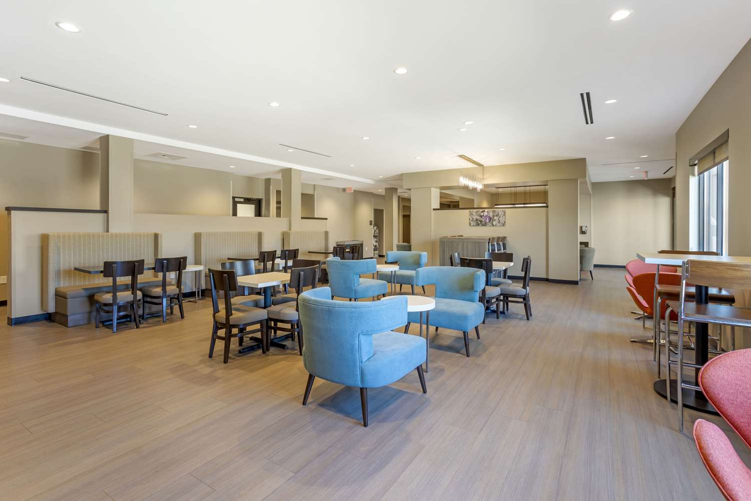 MainStay Suites North Central York 48/49