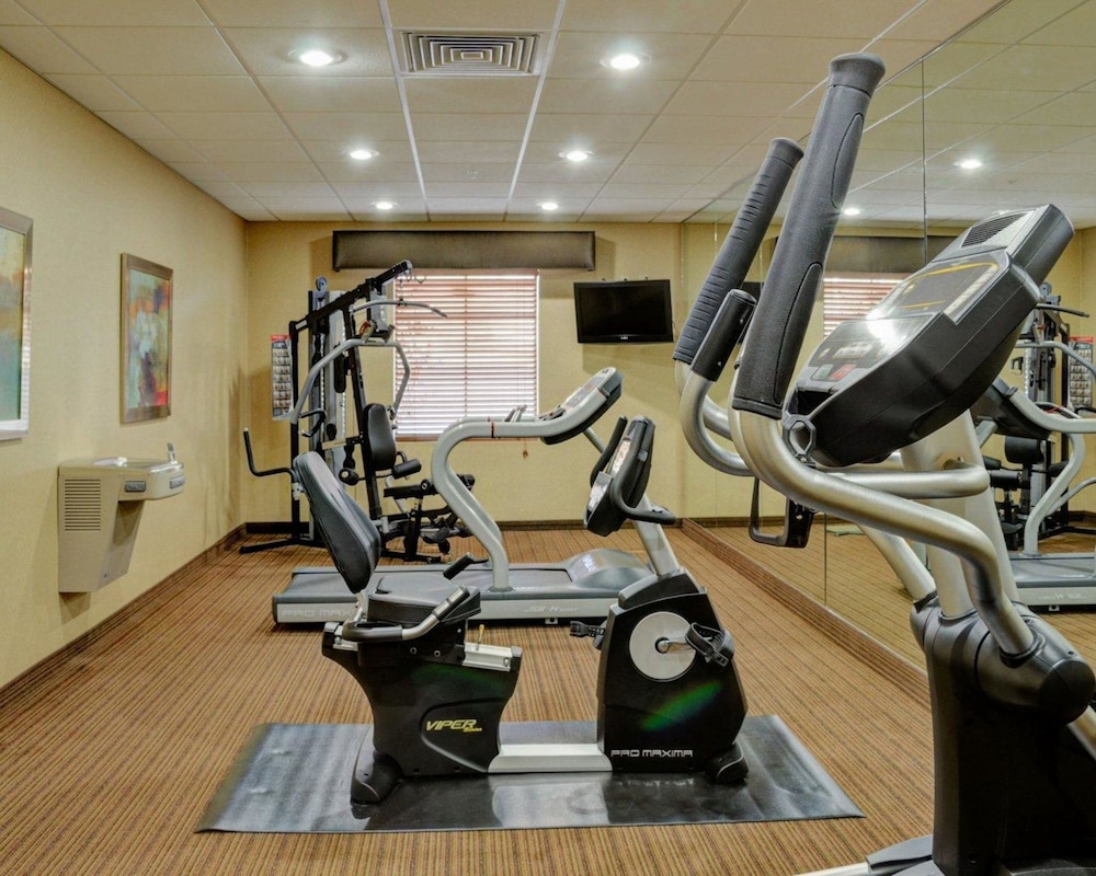 Comfort Inn and Suites Fort Smith I-540 18/47