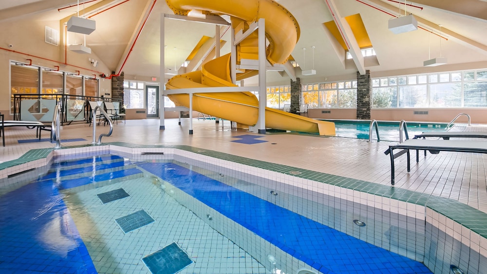 Canmore Pocaterra Inn & Waterslide 52/81