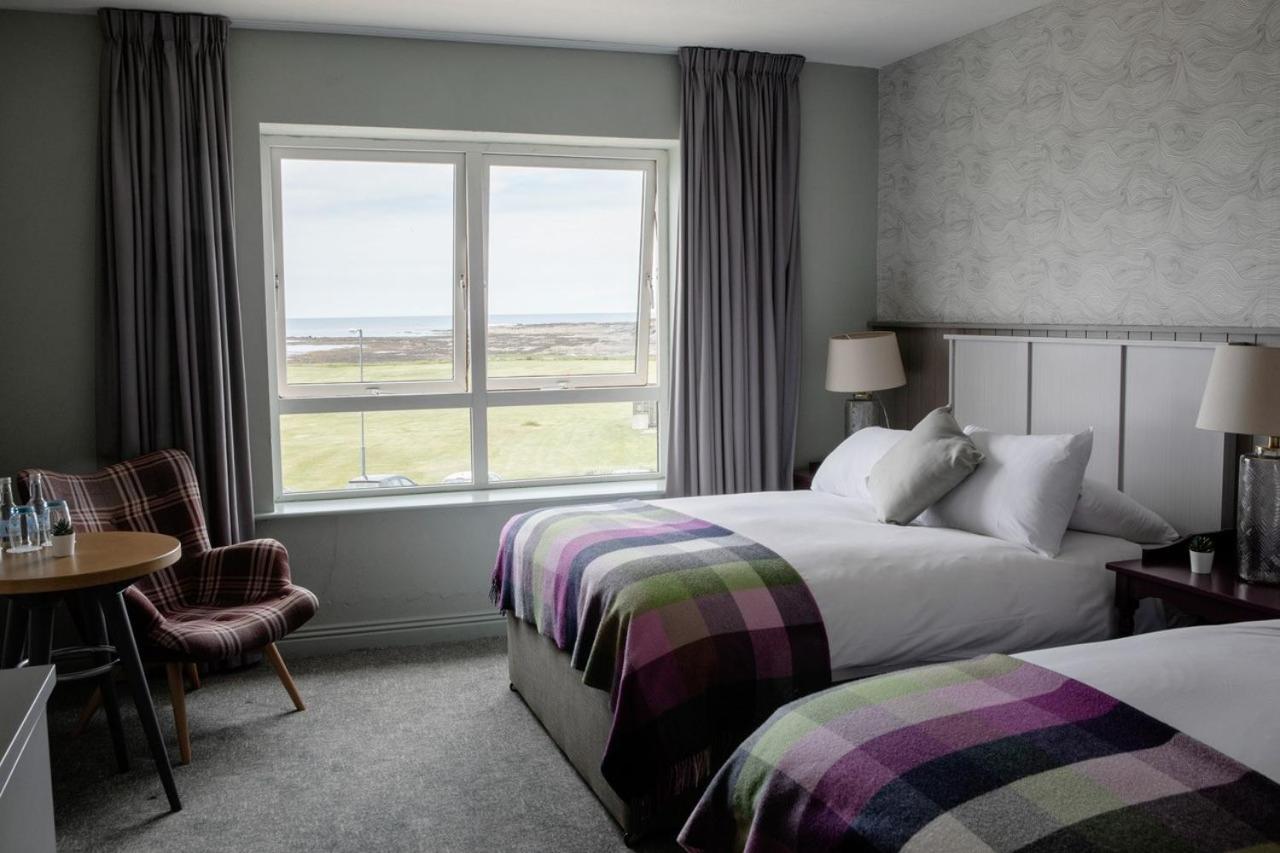 Standard, Twin Beds, Lateral Side Sea View