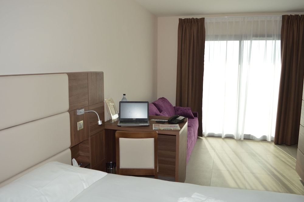 Hotel Port Toga 27/62