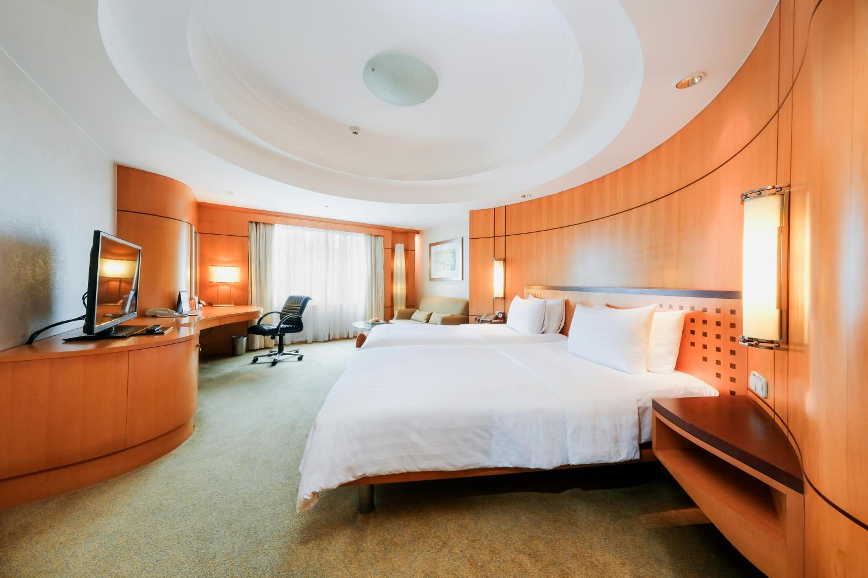 Horizon, Club, Deluxe, Twin Beds