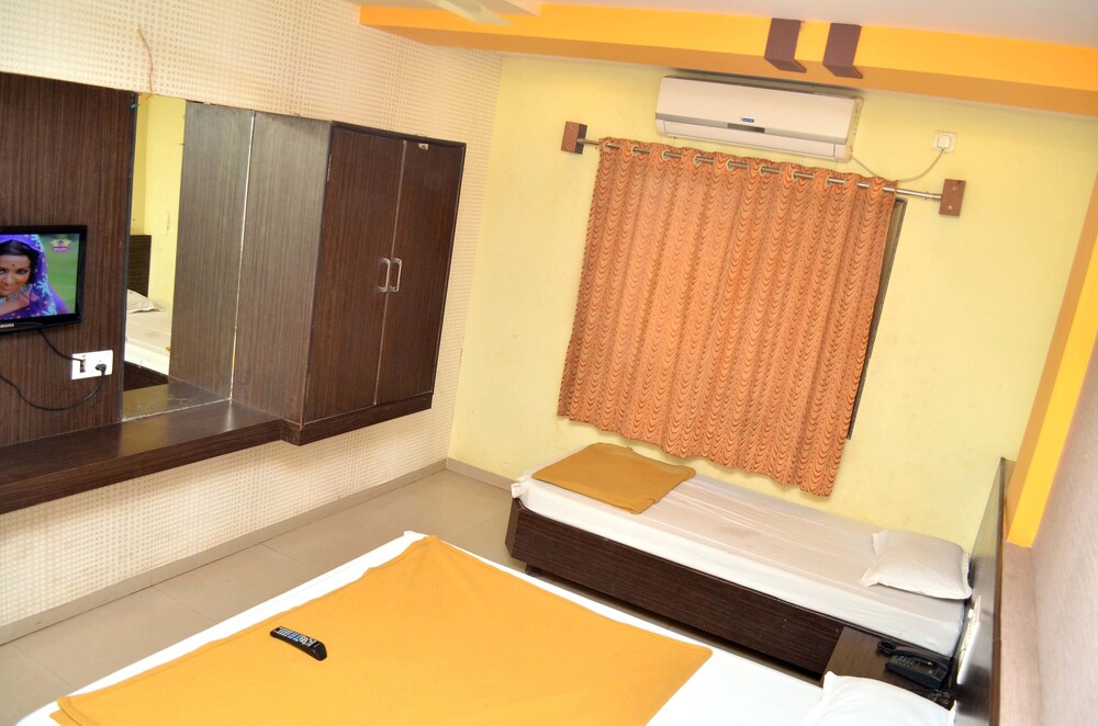 Hotel Sai Kamal 9/57