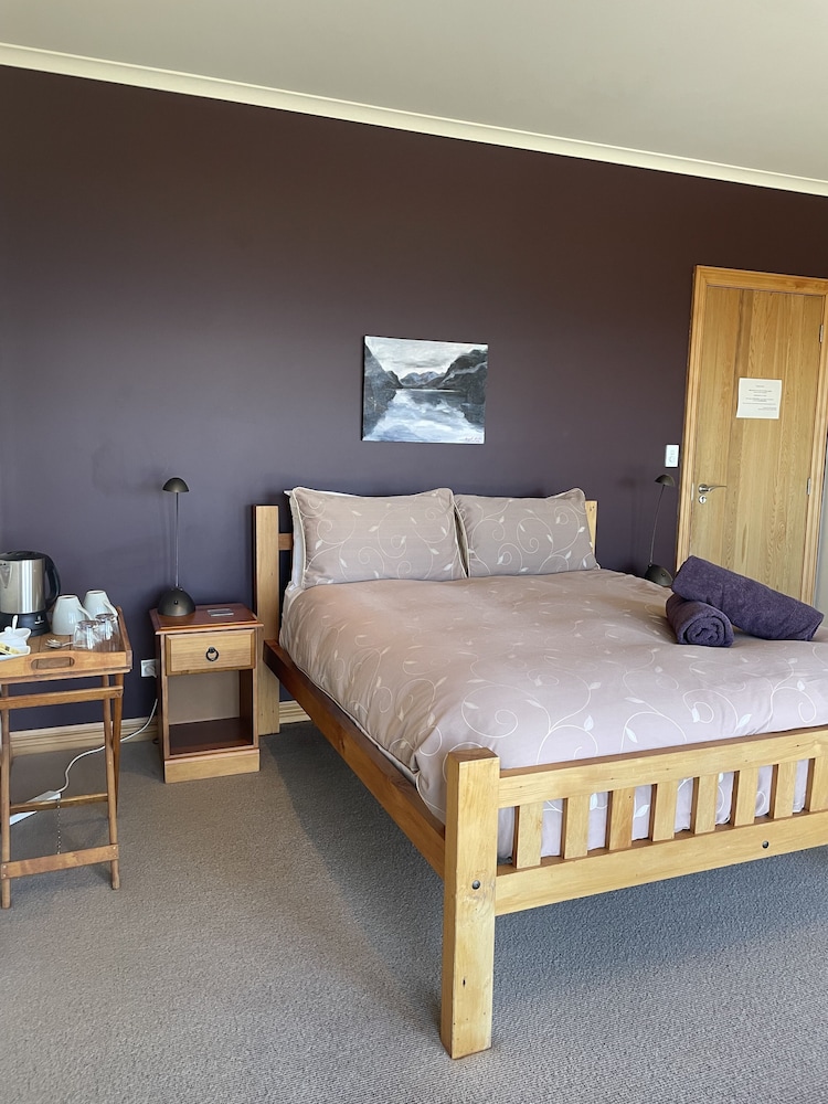 Parautane Lodge 9/50