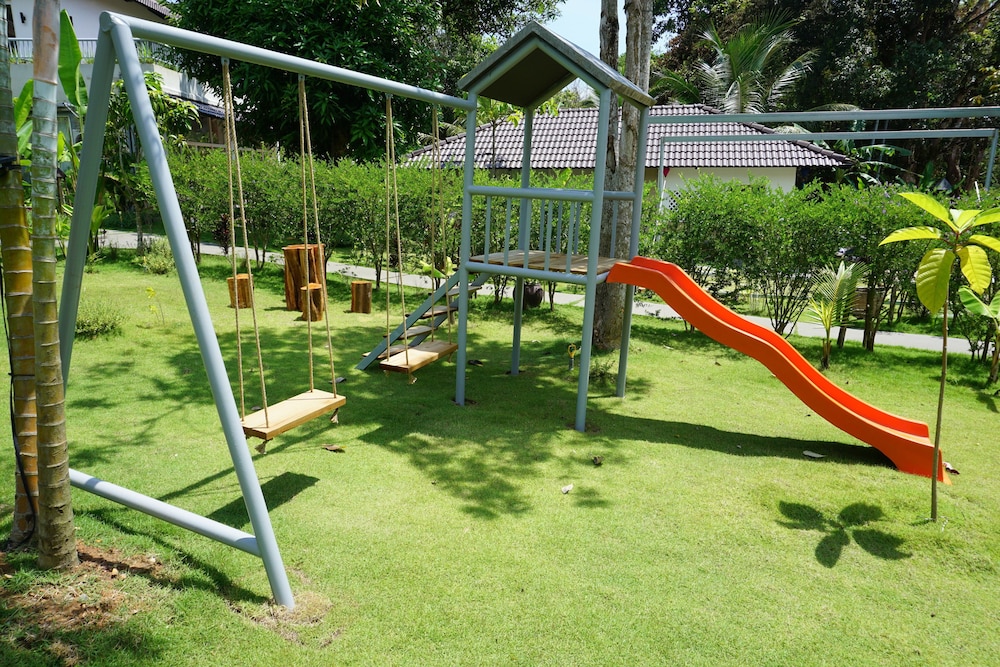 Le Forest Resort 24/50