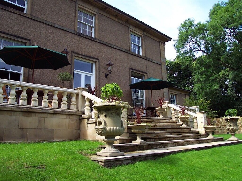 Hedgefield House 4/34