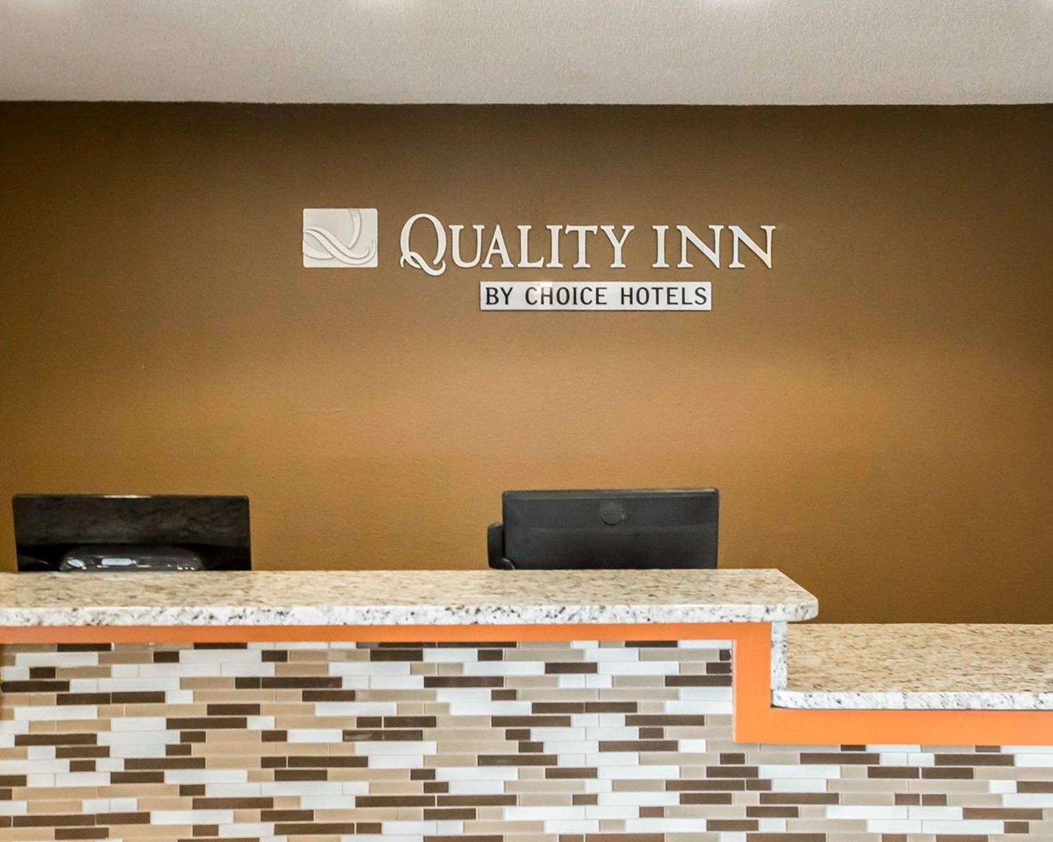 Quality Inn Chesterton near Indiana Dunes National Park I 94 4/41