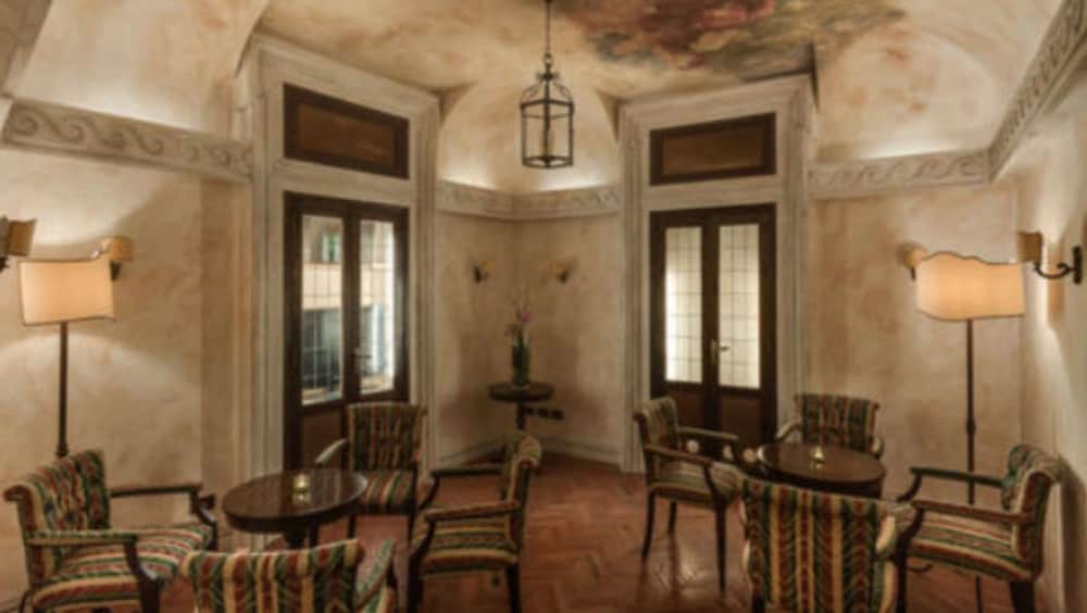 Palazzo Cardinal Cesi 24/59