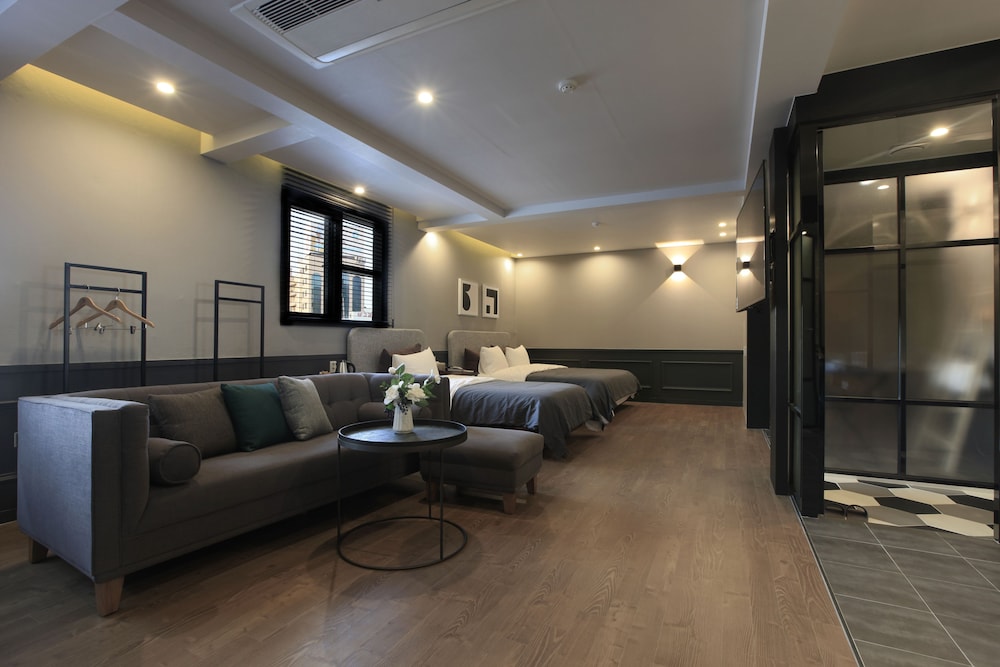 Brown Dot Hotel Yangjeong 35/45