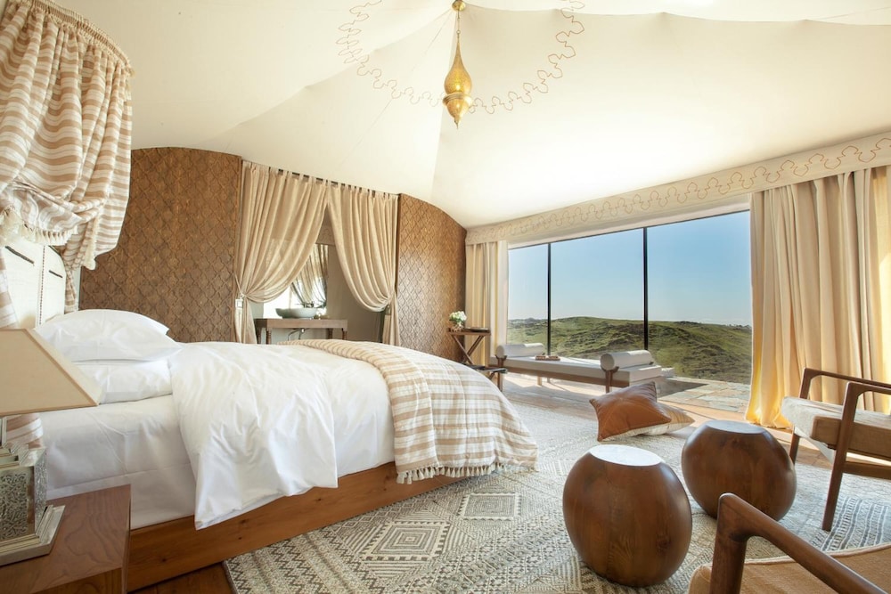 The White Camel Lodge 8/36