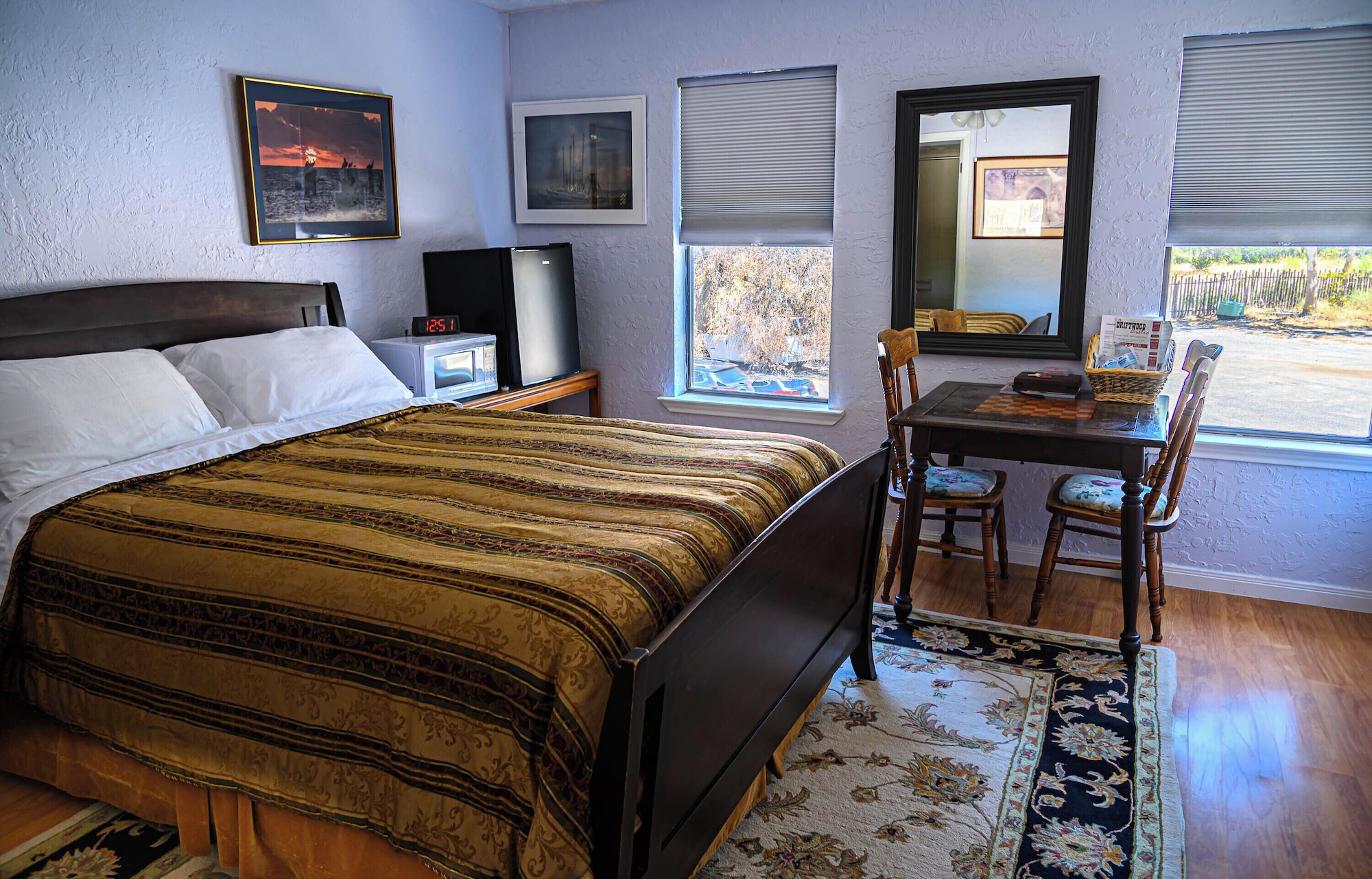 Upstairs, Cypress, Deluxe, Queen Bed