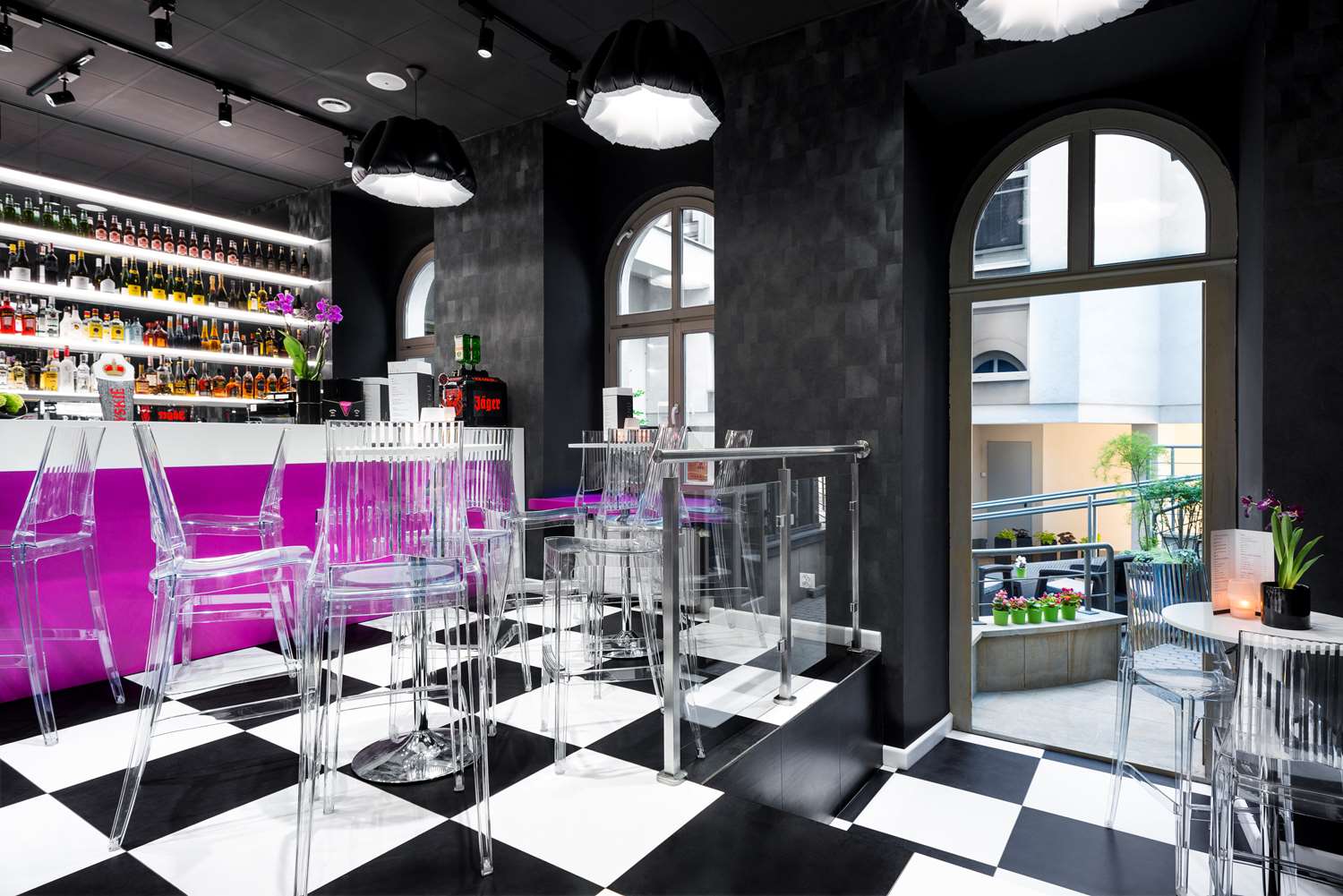 restaurant cafeteria