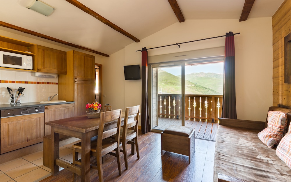 Residence Lagrange Vacances Les Chalets De L'adet 11/18