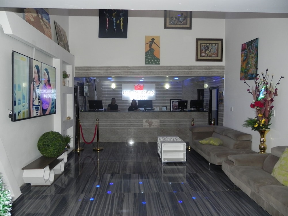Gold Crown International Hotel 10/50