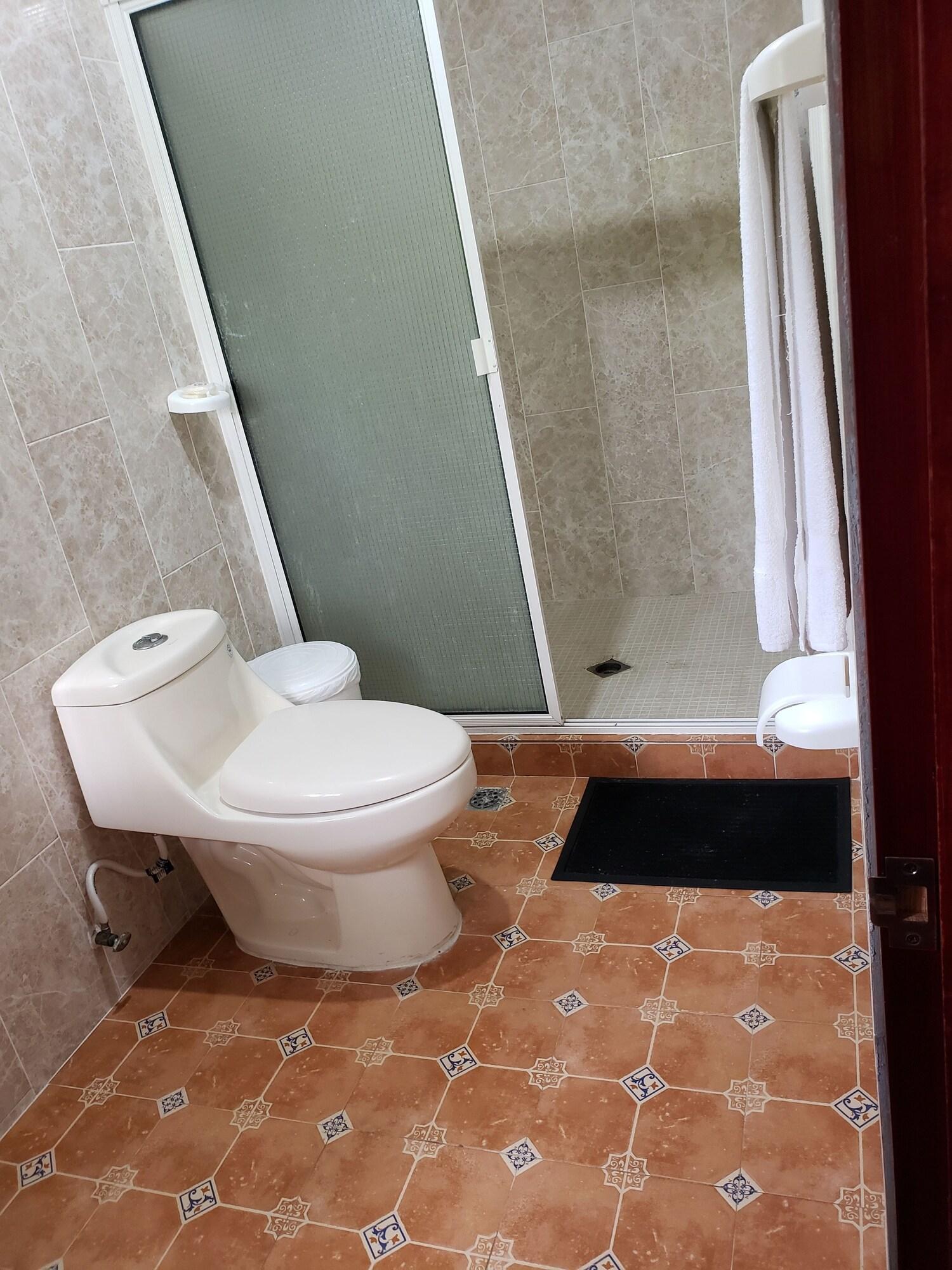 Tortuga Village Hotel 40/40