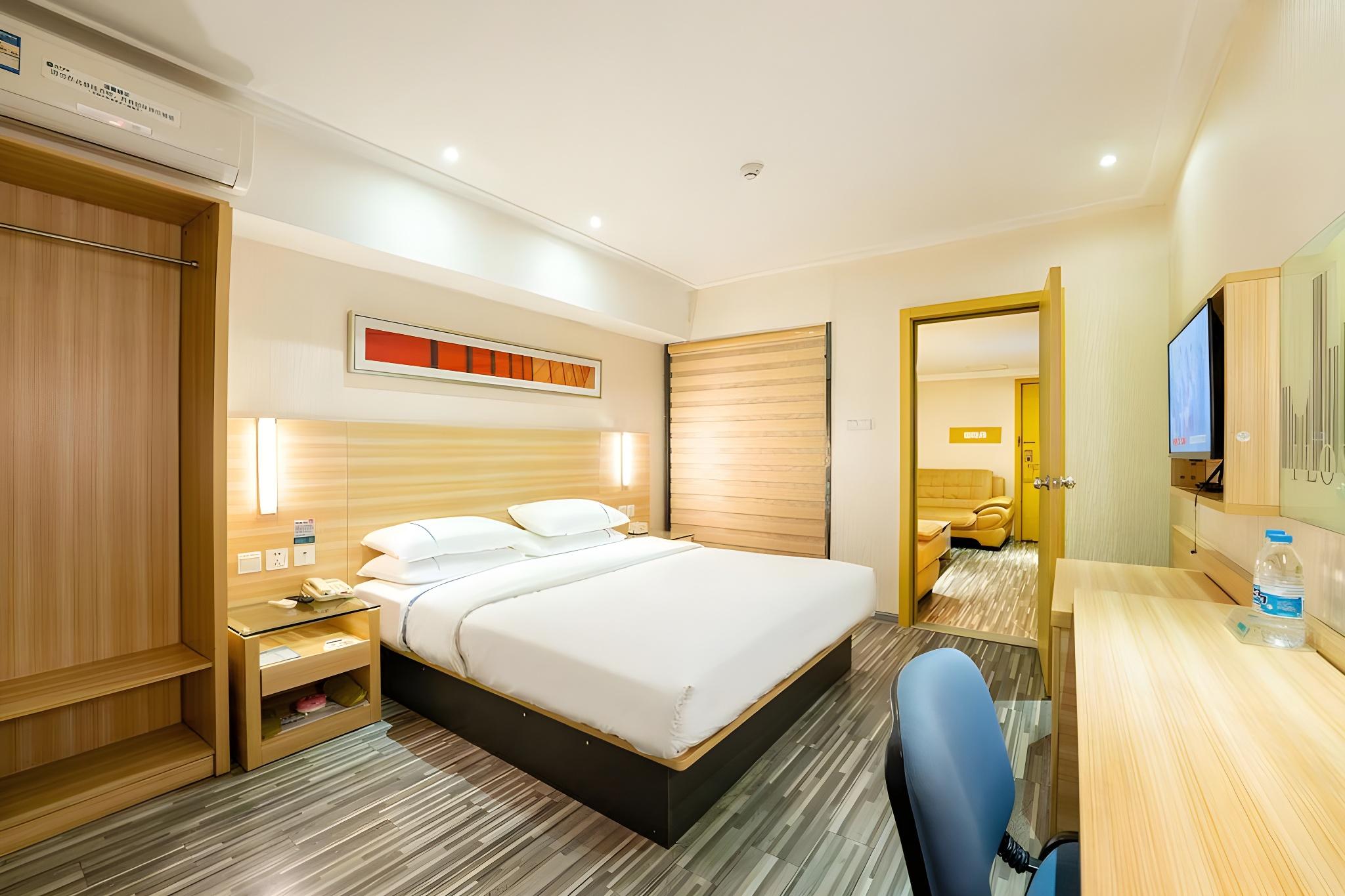 DELUXE, SUITE