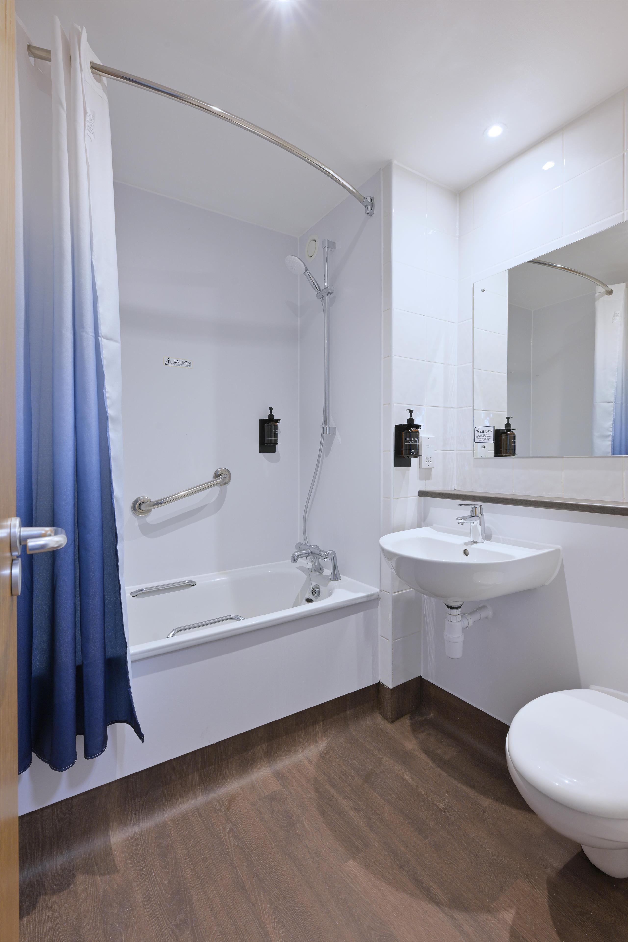 Travelodge Pembroke Dock 30/32