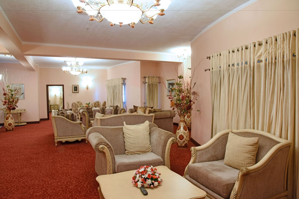 Imperial Royale Hotel 38/66