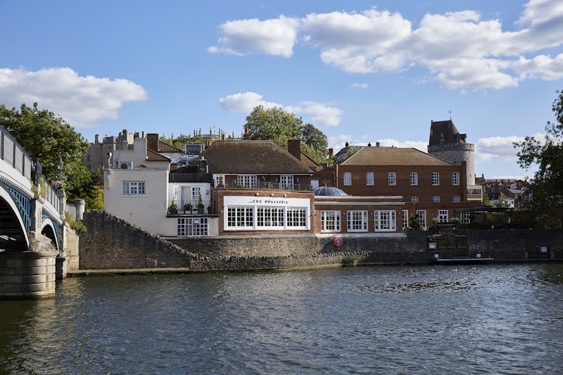 SIR CHRISTOPHER WREN HOTEL AND SPA 74/84