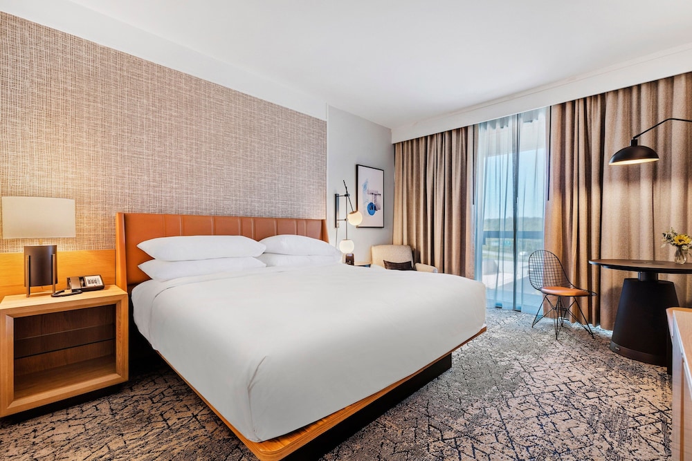 Sheraton Chapel Hill Hotel 6/50