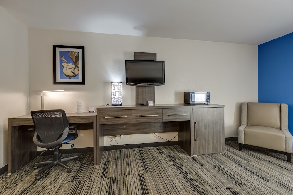 Alexis Inn and Suites Nashville Airport 37/40
