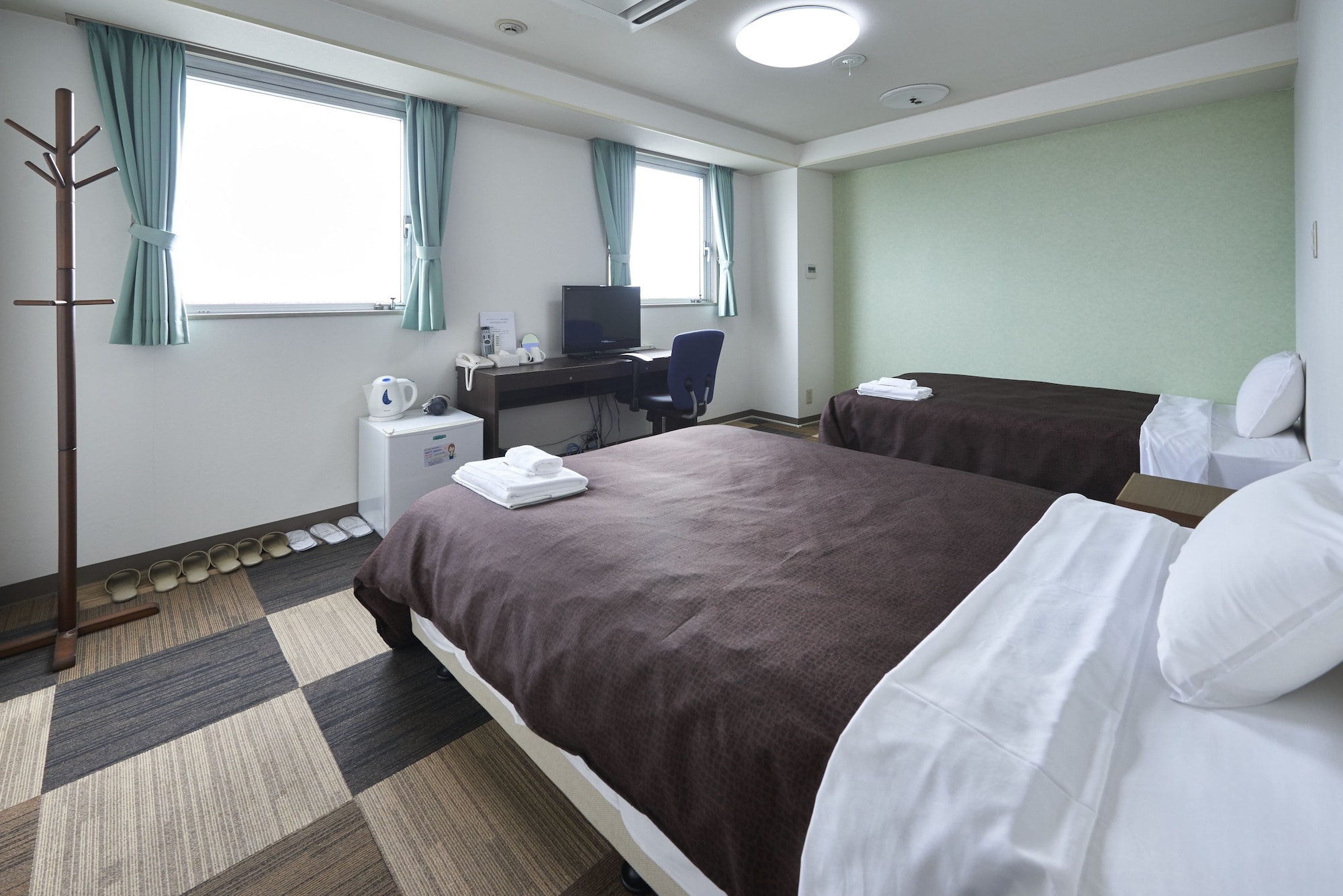 STANDARD, TWIN BEDS, SMOKING