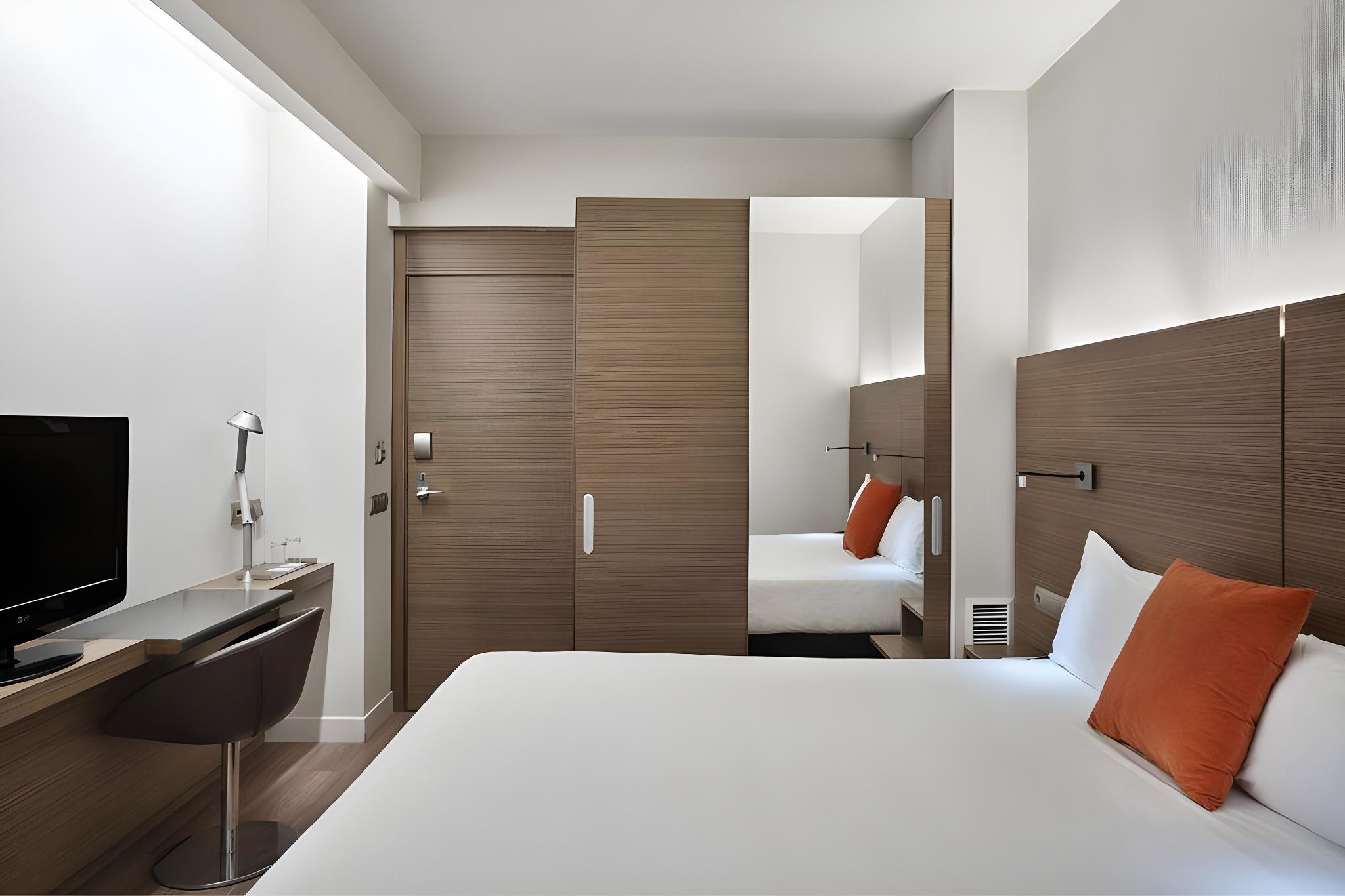 Petite, Double or Twin Bed