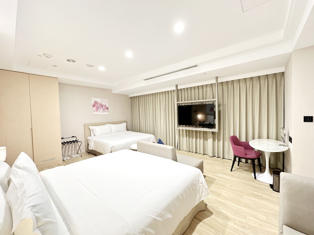 Hua Hotel 14/67