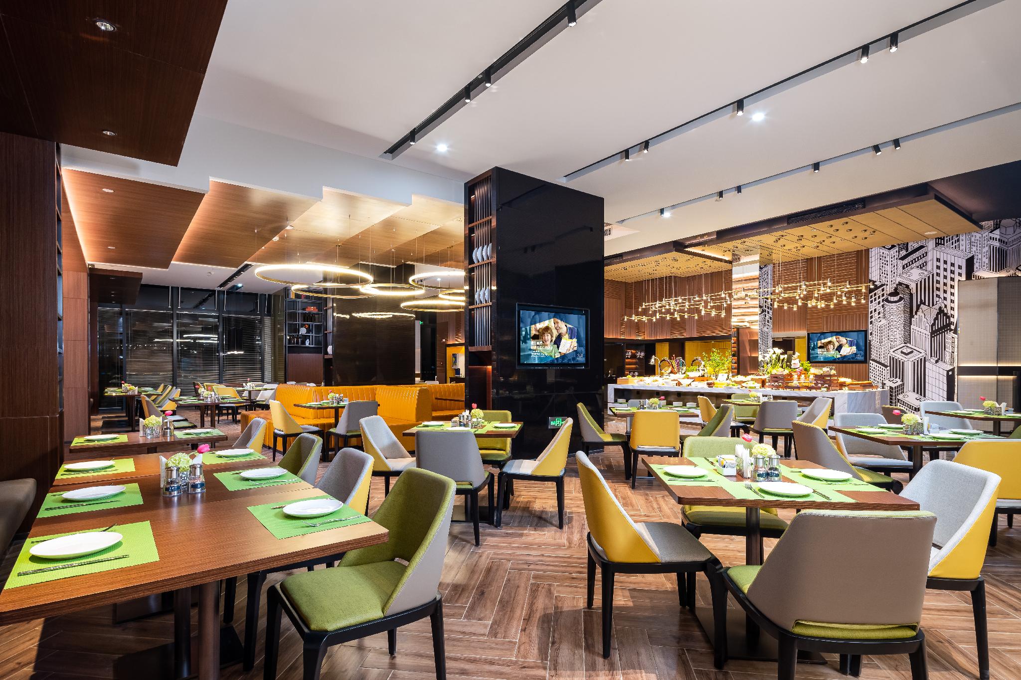 Lize Business District Hampton by Hilton 34/43