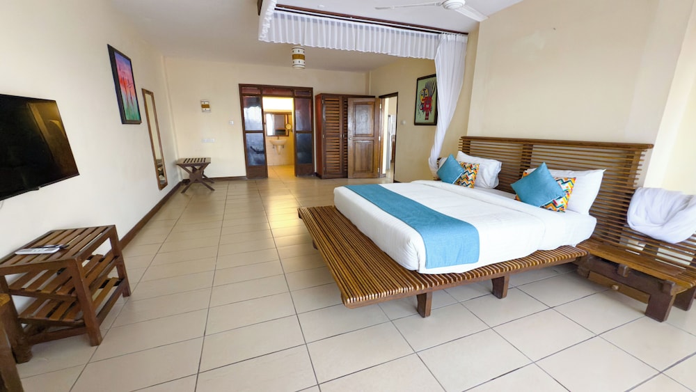 Room at CityBlue Creekside Hotel & Suites, MOMBASA