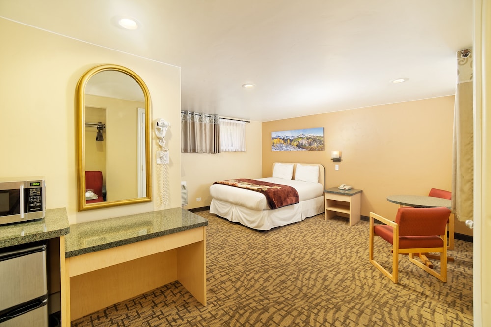 Glenwood Springs Inn 35/62