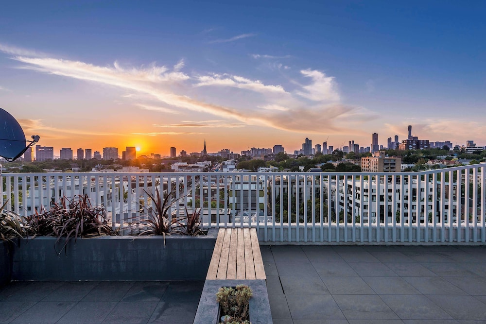Oaks Melbourne South Yarra Suites 34/44