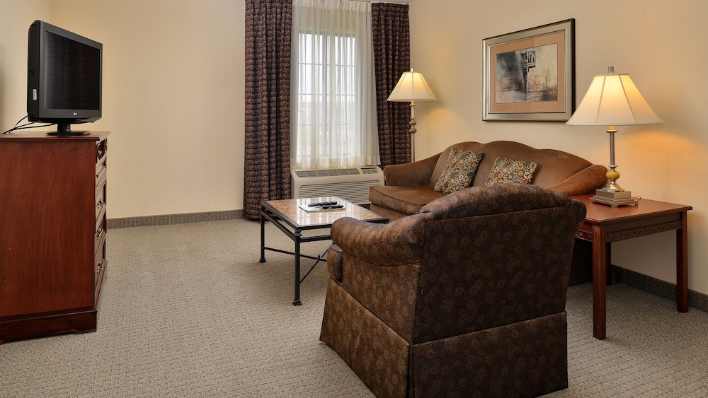 Staybridge Suites West Des Moines 44/76