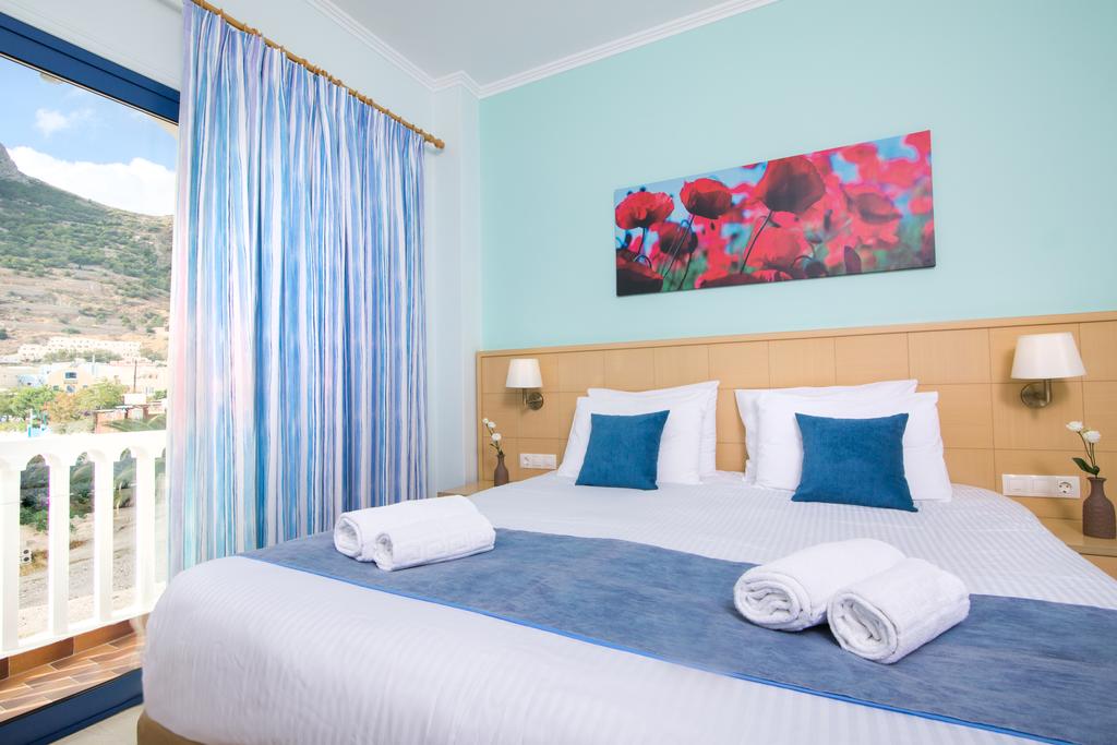 ROOM, DOUBLE BED