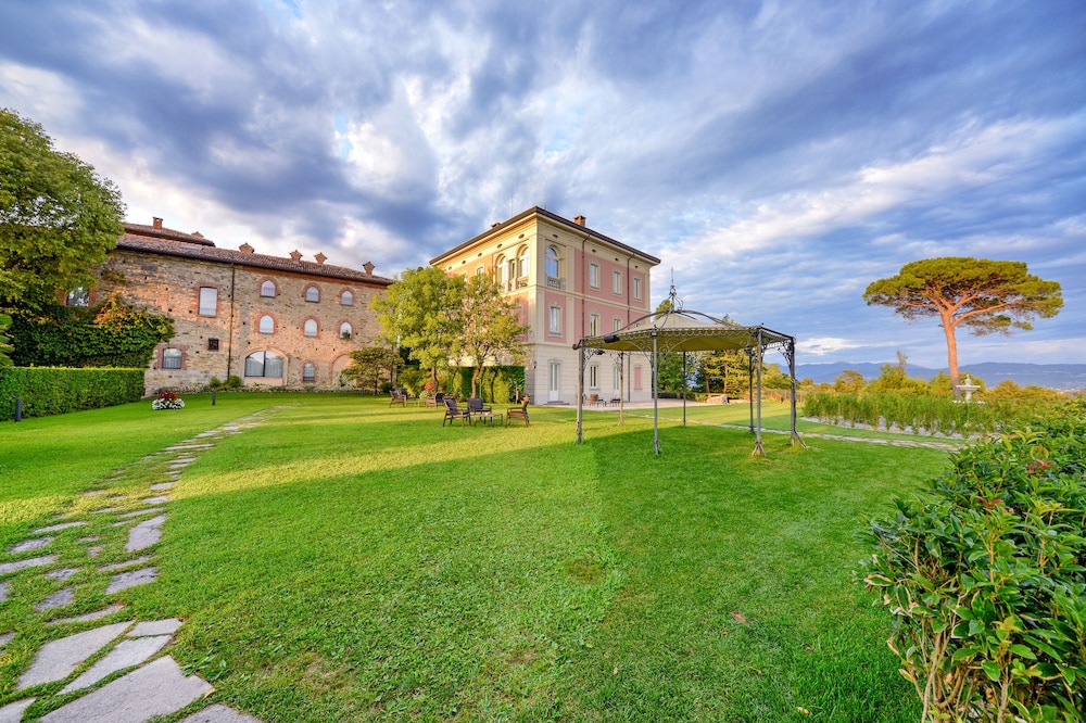 Hotel Castello Di Casiglio 72/79