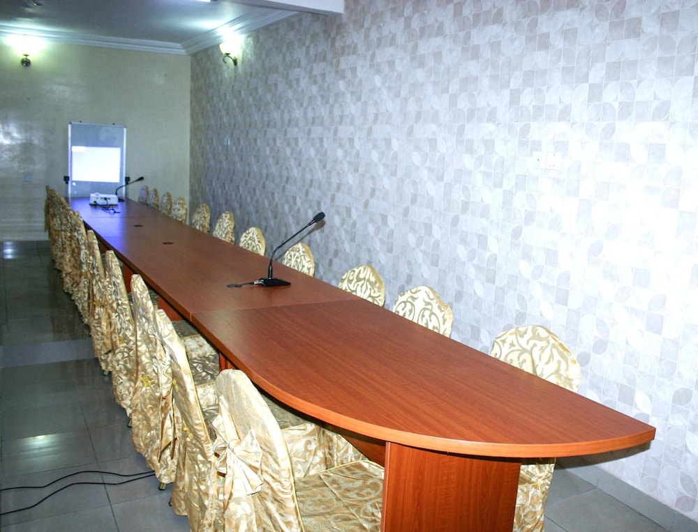Petrus Hotels Royale 11/50