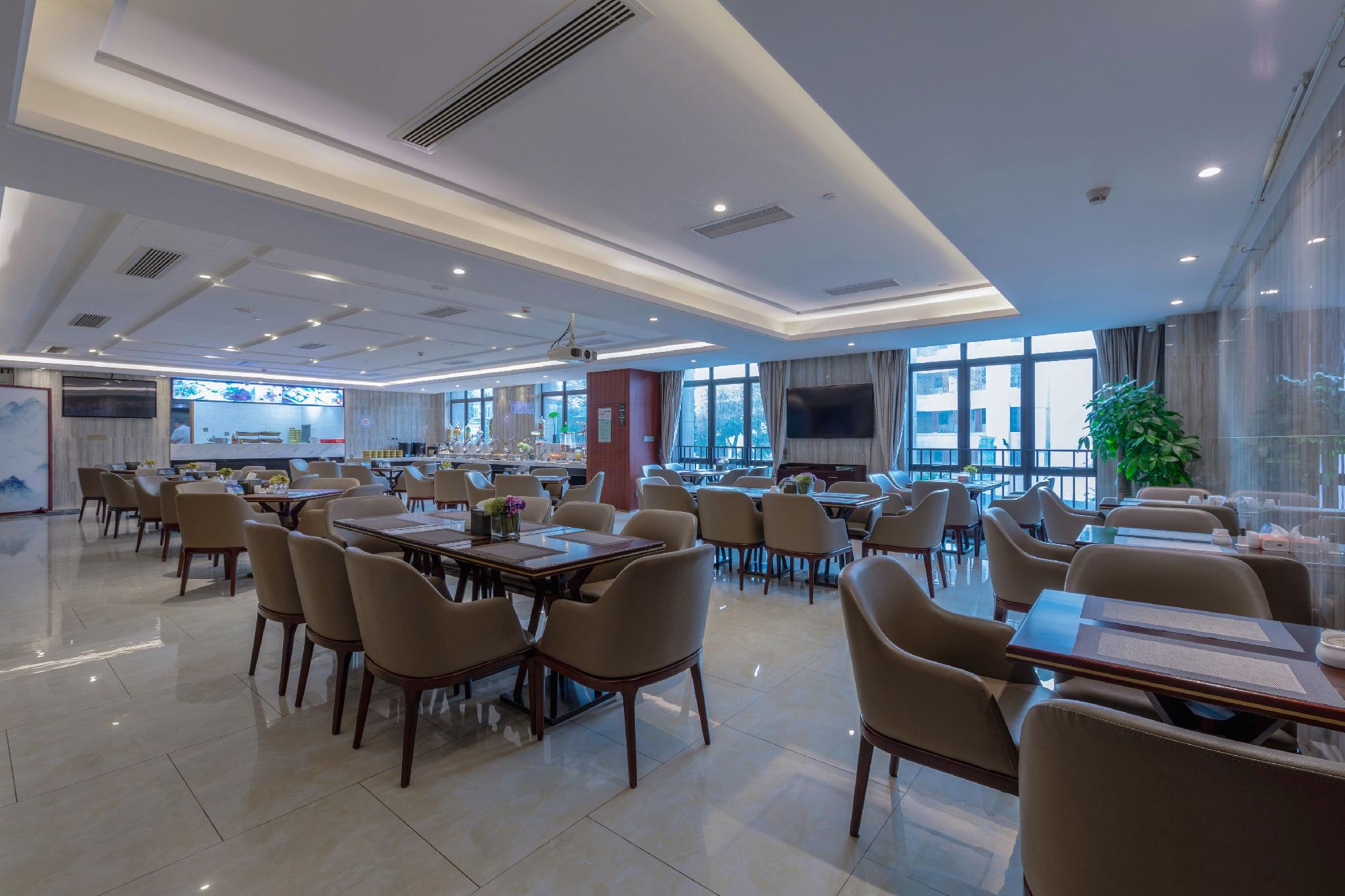 Yuelin Hotel 39/42