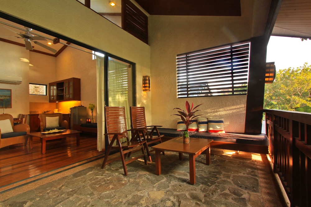 The Strand Boutique Resort 63/75