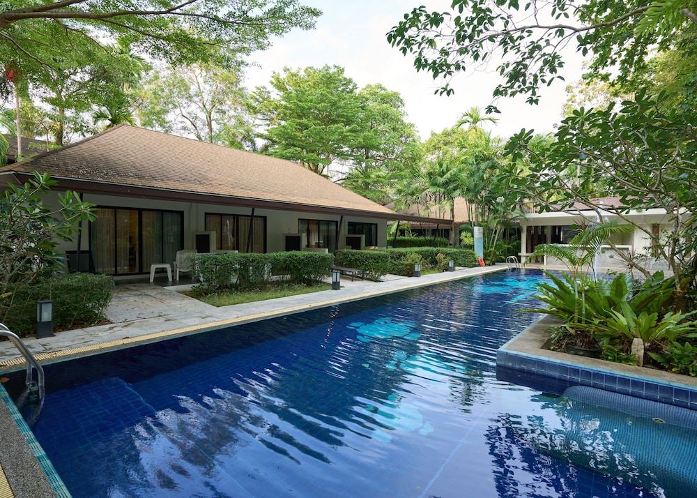 Nai Yang Beach Resort and Spa in Sa Khu