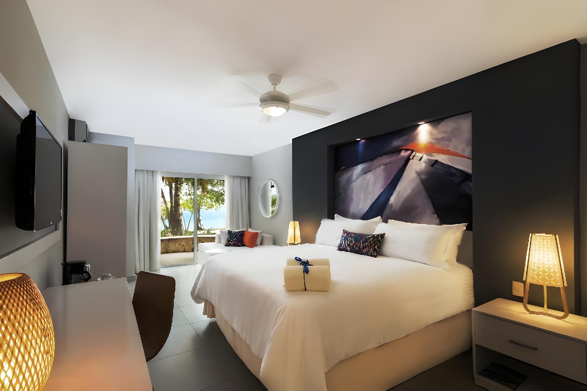 Essentia, Club, King Bed