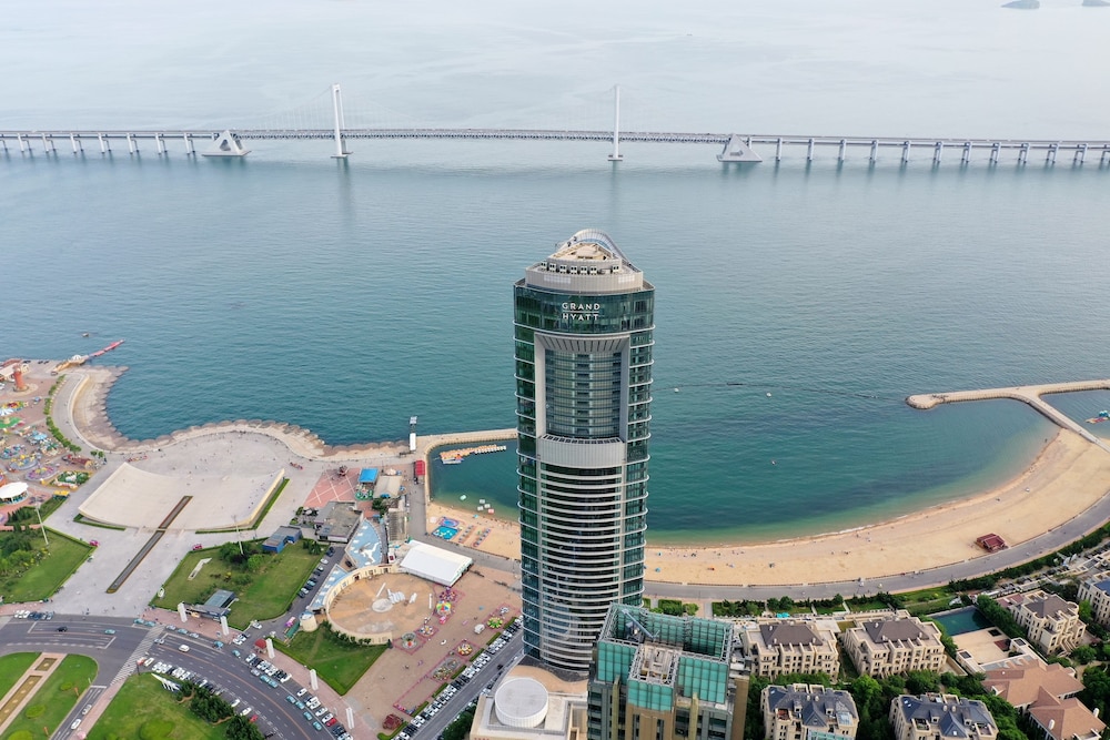 Grand Hyatt Dalian 66/67