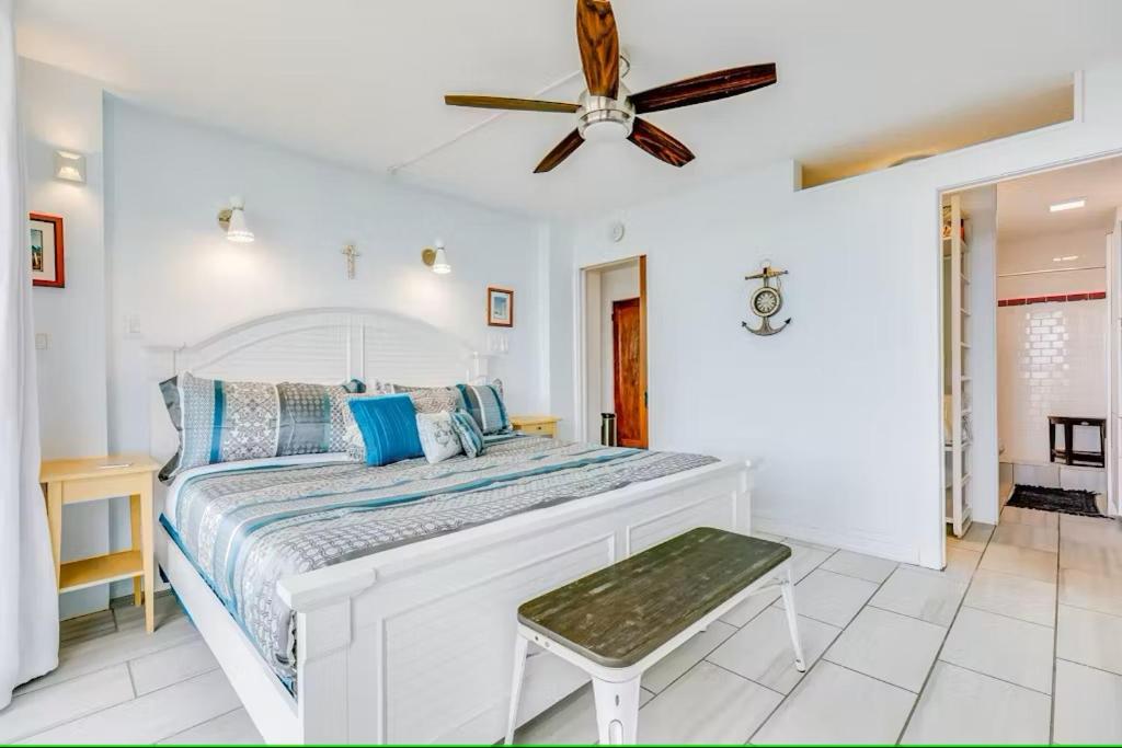 Harbor, Double Bed, Beach Front, Harbour View