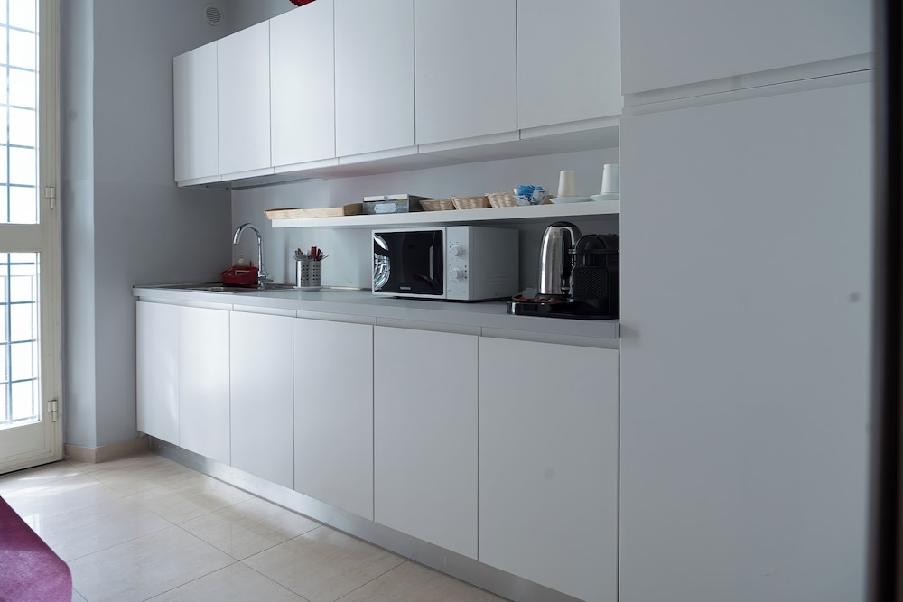 Borguese Executive Suites 2/30