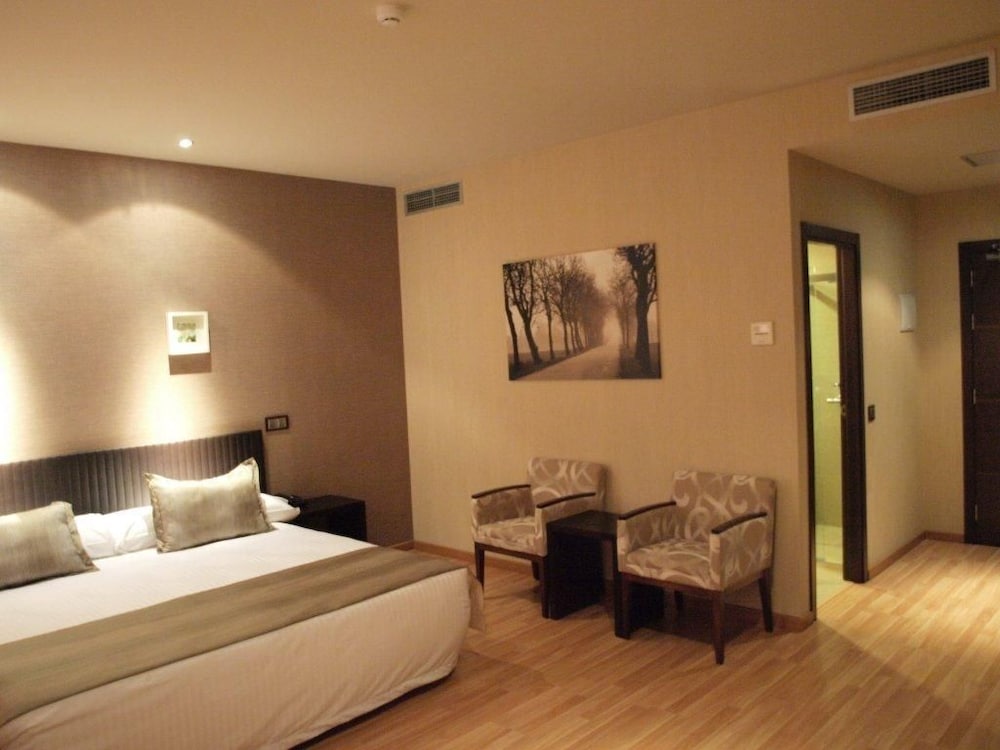 Hotel Dinastia 11/40